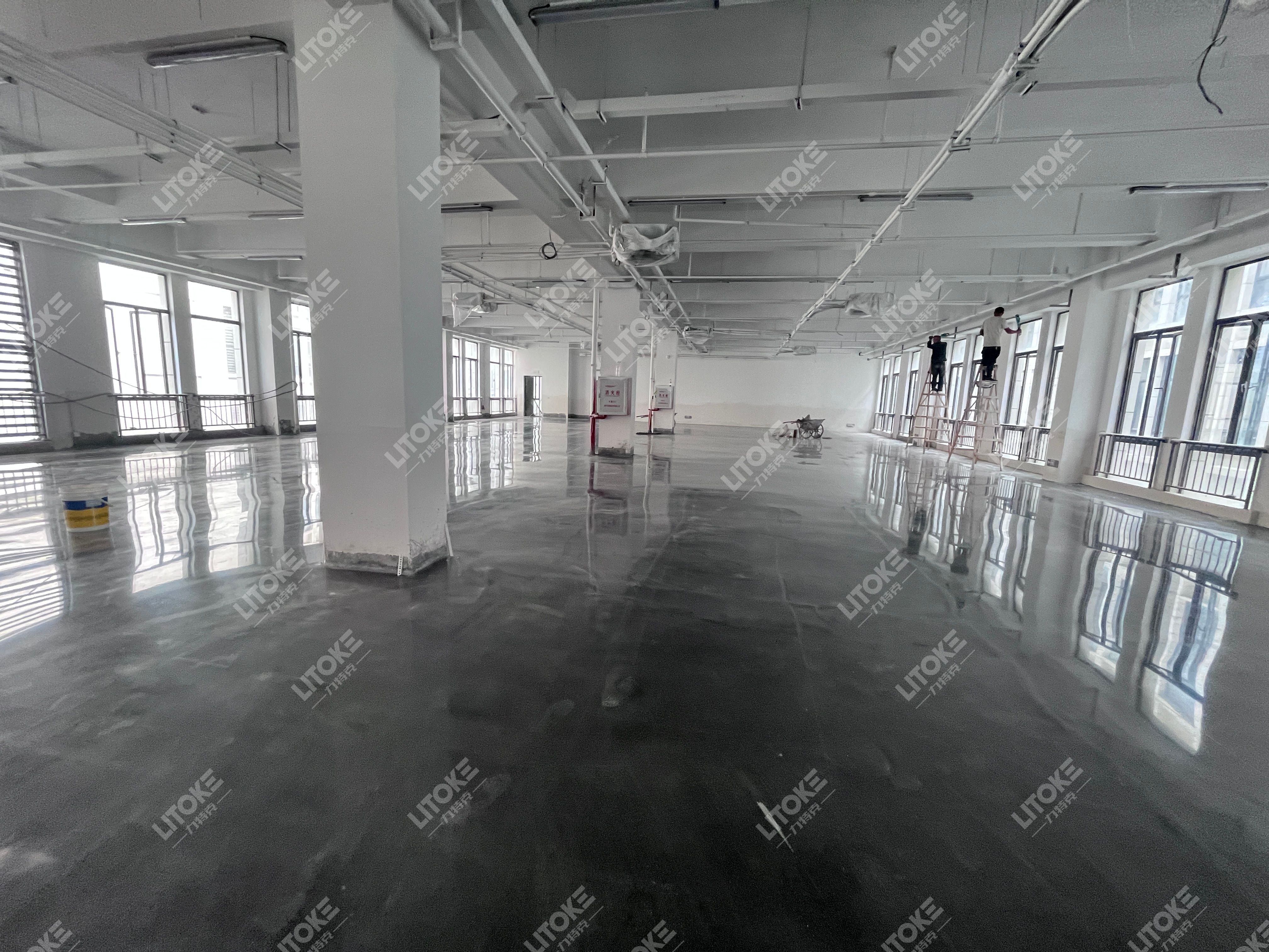 環氧地坪 vs 金剛砂地坪，工廠車間選擇哪種更劃算？